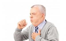 中老年手颤，当心帕金森！