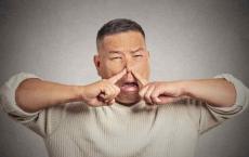 老人身上的“老人味”从何而来_多与2个原因有关，老人也很无奈