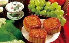 中秋节快乐，老年人如何健康吃月饼过中秋？