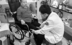 养老院内的巡诊工作室_看病开药足不出户，会诊转诊都更便利