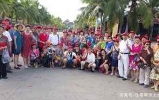 几百块钱的“老年团”怎么挣钱？导游说出实情，还舍得让父母去？