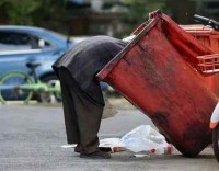 儿女很孝顺，父母却固执地“翻垃圾箱”？迷惑行为中藏着辛酸