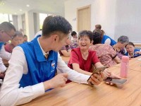 手机课堂让老年人乐享“数字生活”今年宁波市已培训近8万人次
