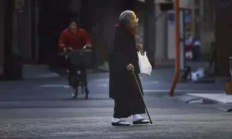 逐渐“老化”的日本，老年人越来越多，为何现象如此严重？