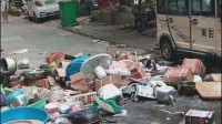 郑州一老人情绪失控高空抛物后从七楼跳下身亡