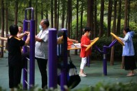 “60% 中国老年人每周锻炼五天”？法媒：中国有近200万免费户外运动设施，数量是法国的10倍